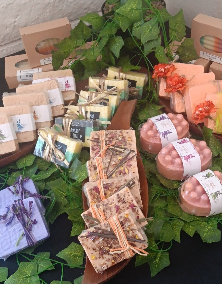 Vendors wholesale work Order/ 25 soap bars,  plus free gift included